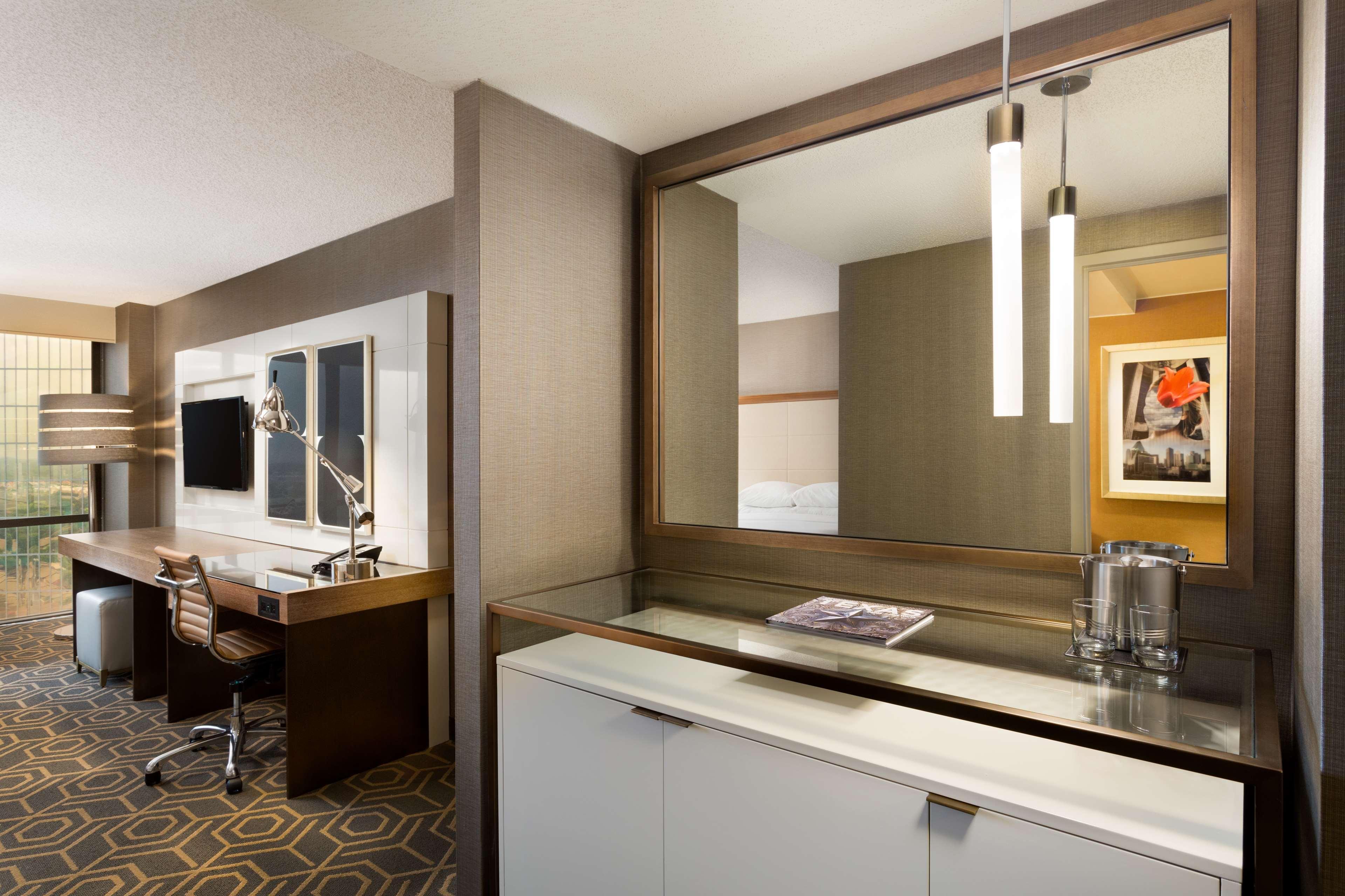 Doubletree By Hilton Hotel Dallas Campbell Centre Exteriér fotografie